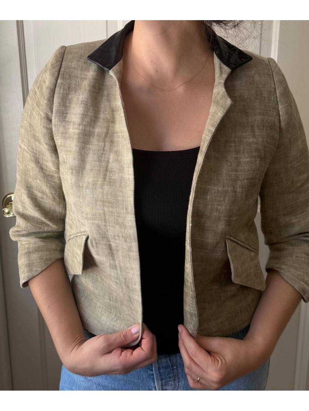 Smythe beige cropped blazer size 6